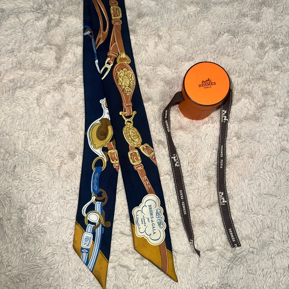 Hermès Twilly Brides de Gala Applique Pique Scarf Silk Navy Blue